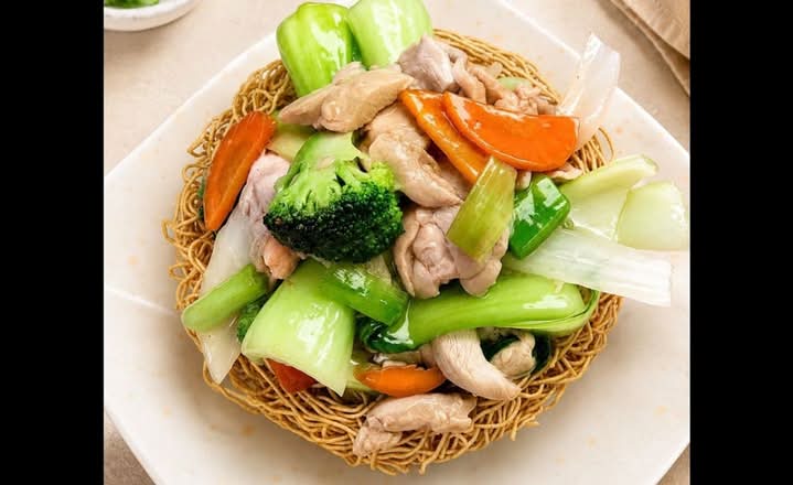Stir Fry Chicken & Vegetables on Crispy Egg Noodles