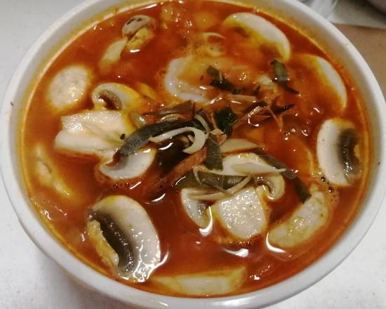 10. Spicy Prawns Soup (Tom Yum Goong)