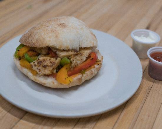 Assiette de poitrine de poulet italienne /Italian Chicken Breast Plate