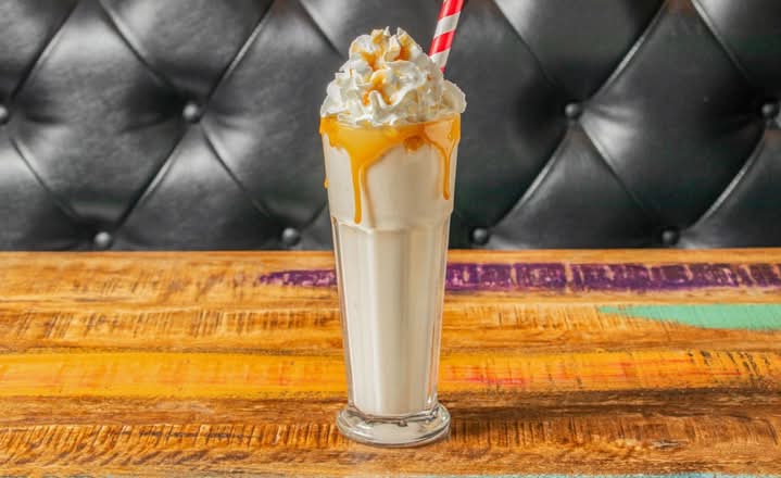 LAIT FRAPPE FUDGE A L'ERABLE/MAPLE FUDGE MILKSHAKE