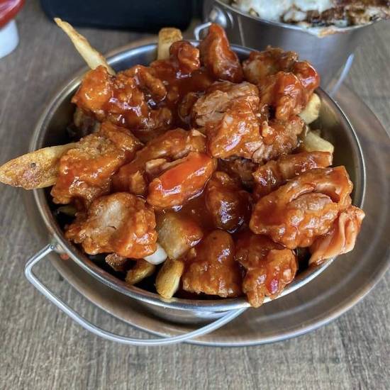 Buffalo Chicken Poutine (NOT GF)