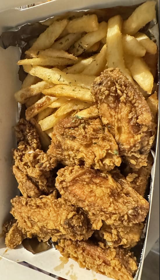 [BOGO Special] The fry wing(8pcs wings + Fries )