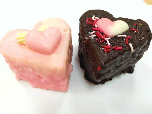 Heart-Shaped Cake (Vanilla)