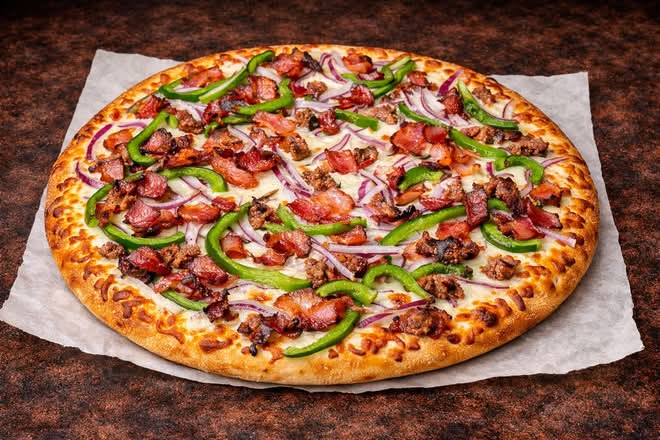 14" Deluxe Pizza