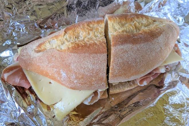 Sandes Mista | Deli Meat & Cheese Sandwich