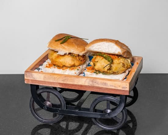 Vada Pav (2 pieces)