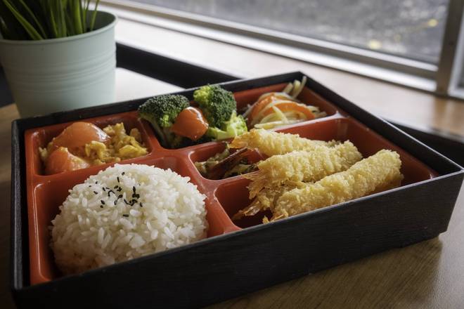 No.18 Tempura Shrimp w/rice combo