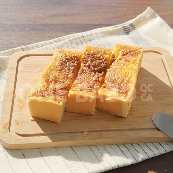 Garlic Butter Brick Toast / D2. Toast épais au beurre à l'ail