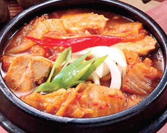 T13 Kimchi Jjigae 김치찌개