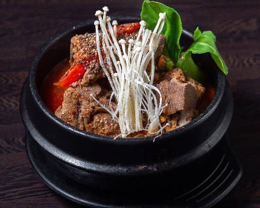 T01 Pork Bone Soup Gamjatang 감자탕