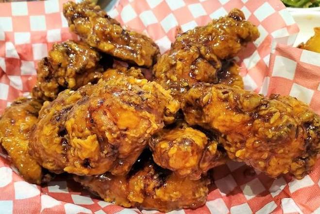 K04 Soy Garlic Chicken 간장마늘치킨