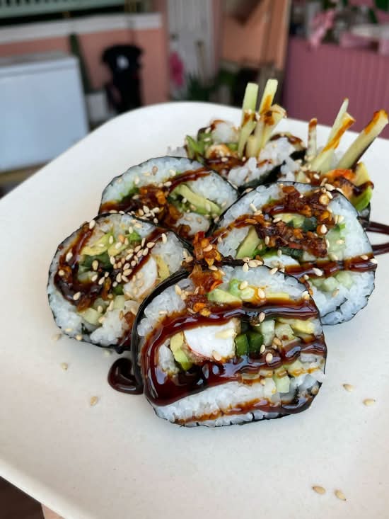 Spicy Coconut 'Shrimp' Roll (6 pc)