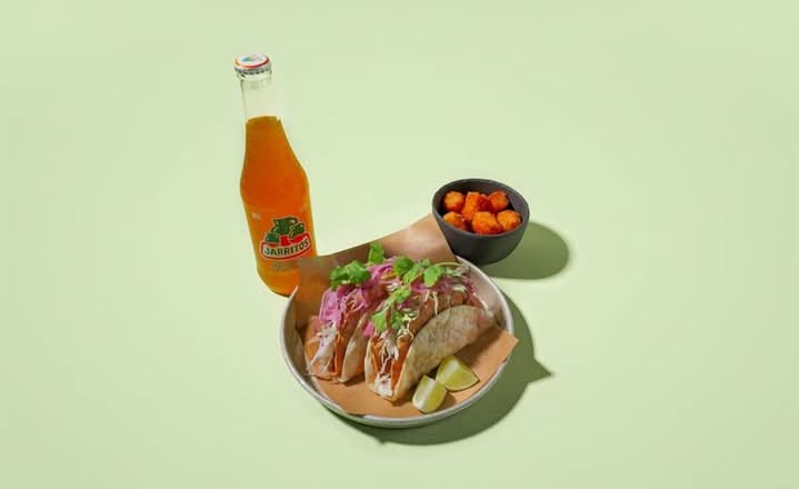 Soft and Crunchy Carnitas Combo