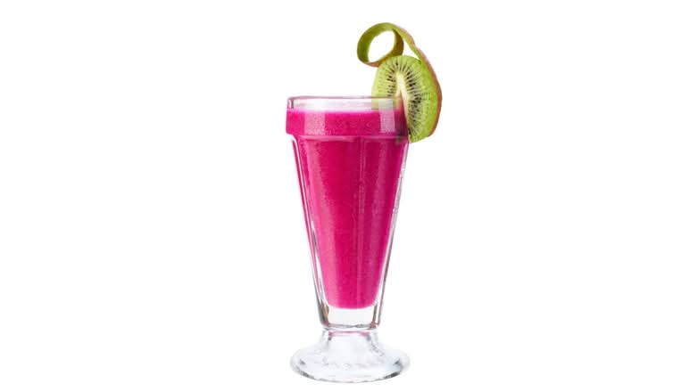 Cocktail banane, ananas, goyave et fruit du dragon / Cocktail banana, pineapple, guava and dragon fruit