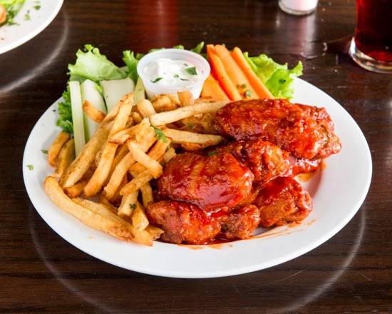 Queen's Head's Famous Wings (1lb)