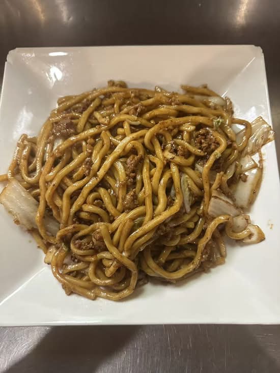 83. Nouilles Style Shanghai (Porc Émincé) / Shanghai Style Noodles (Minced Pork)
