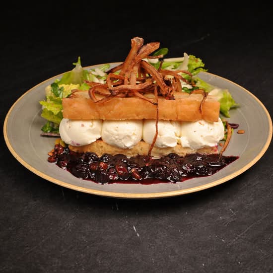 Salade de chèvre chaud / Warm Goat Cheese Salad