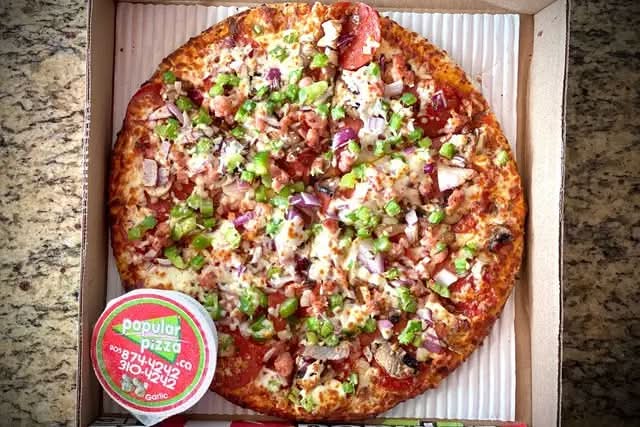 Deluxe Pizza BOGO