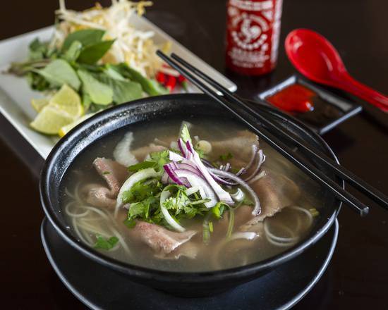 Phở Boeuf Speciale / Special Pho Beef