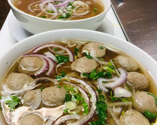 11. Soupe aux boulettes de boeuf / Beef Meatball Soup