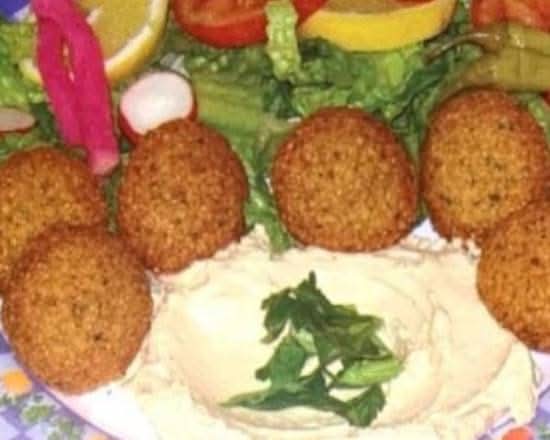 8" Assiette Falafel Végétarien / 8" Vegetarian Falafel Plate 4