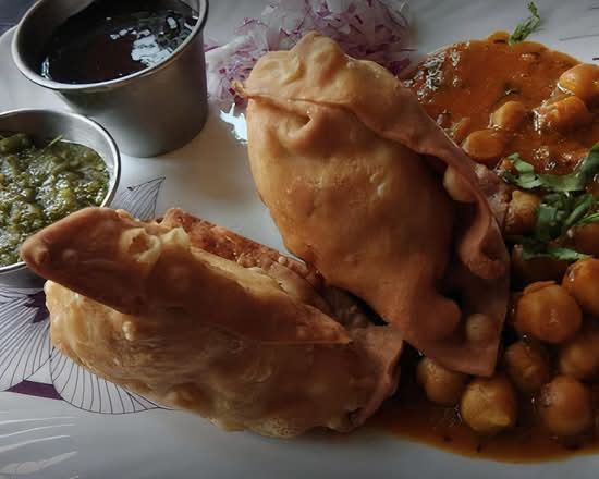 Vegetable Samosa Plate (2 Pieces)