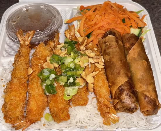 29. Shrimp Tempura (5 pcs)  with Pork Spring Rolls (2 pcs) Entree