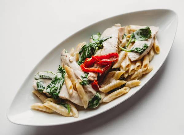 Penne au poulet grillé & épinards sauce à la crème / Penne with Grilled Chicken & Spinach Cream Sauce