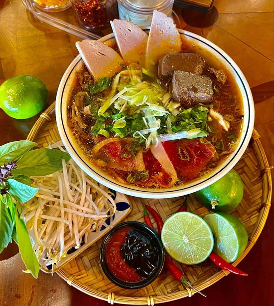 BÚN BÒ HUẾ  - HUE STYLE  BEEF VERMICELLI SOUP