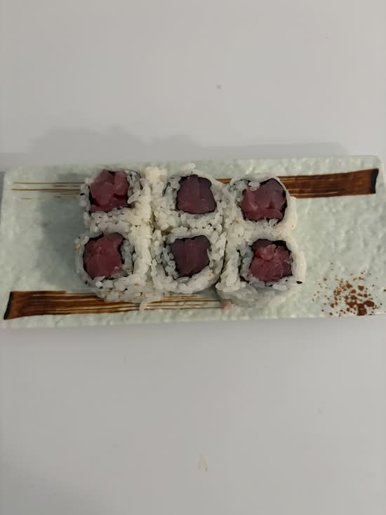Tuna Roll (6 pcs)