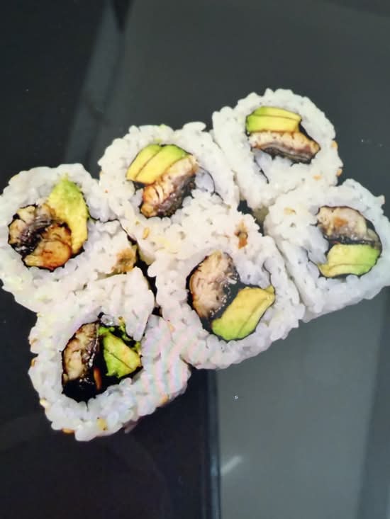 BBQ Eel Avocado Roll (6 pcs)