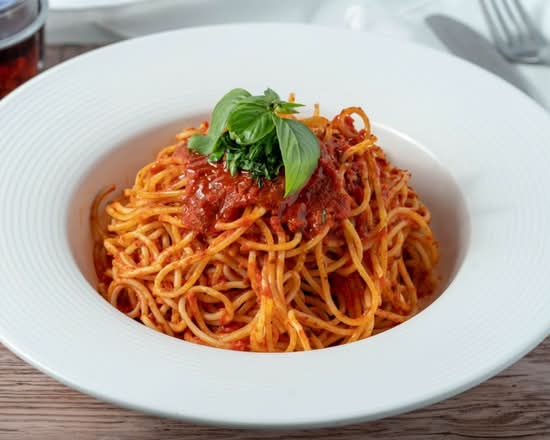 Spaghetti in Tomato Sauce