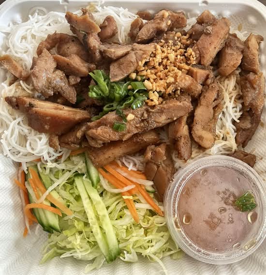 39. Grilled Chicken with Vermicelli
