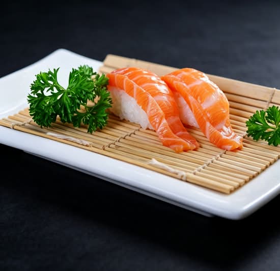 E01. Salmon (Sashimi (3pcs))