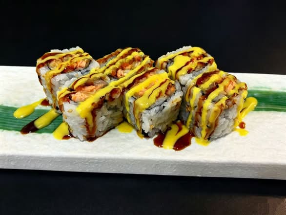 C15. Salmon Tempura Roll (ROLL)