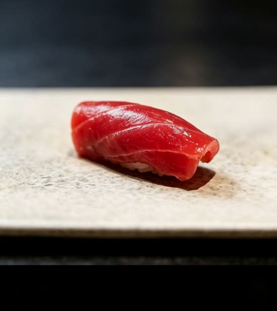 E02. Tuna (Sushi (2pcs))