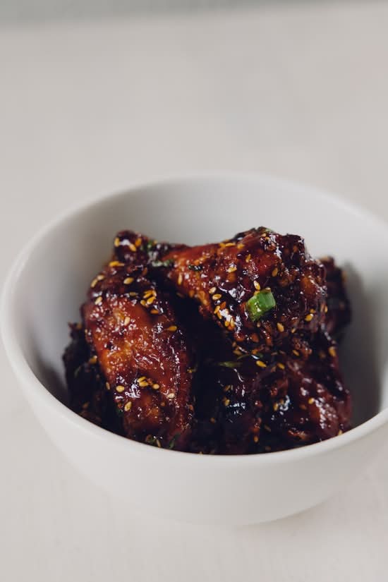 CHICKEN WINGS