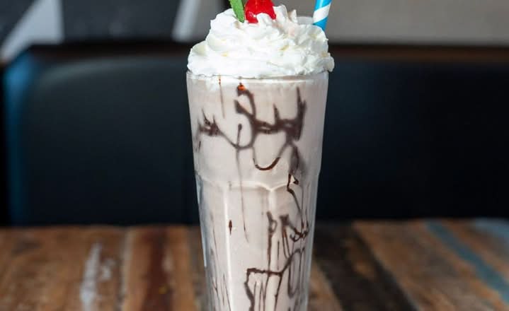 LAIT FRAPPE CHOCOLAT/ CHOCOLATE MILKSHAKE