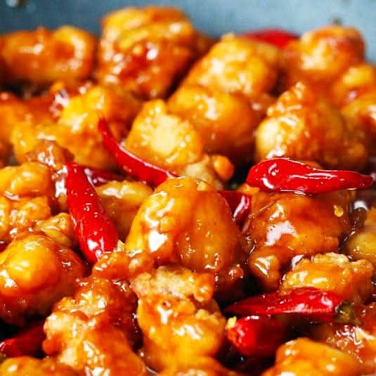 N°8.     Spécialité de Poulet   /   Chicken Specialty