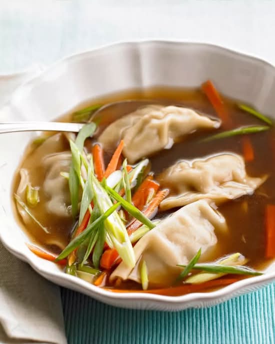 S5.   Soupe de boulettes de poulet / Chicken dumplings soup