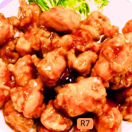 T2  Table d'hôte -R9 Mangez comme un roi ou une reine. Poulet Général Tao (épicé) / General Tao chicken (spicy)