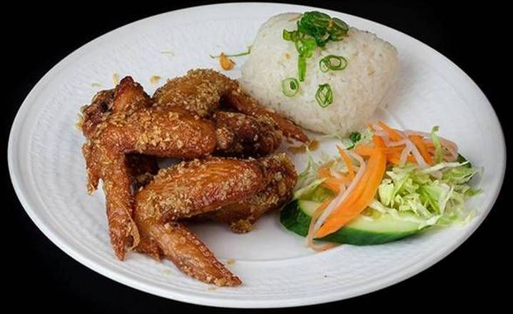 10. Fish Sauce Fried Chicken Wings with Sticky Rice (Large) (炸特制鱼露鸡翅配糯米饭) (大)