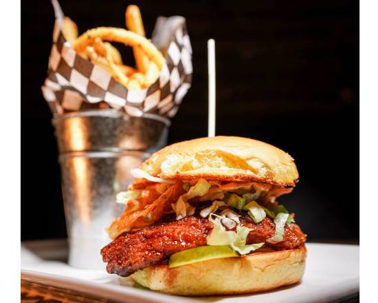 Sandwich au Poulet Epicé / Crispy Spicy Chicken Sandwich