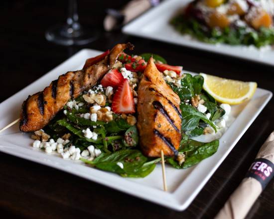 Salade d’épinards avec saumon grillé / Salmon and Spinach Salad