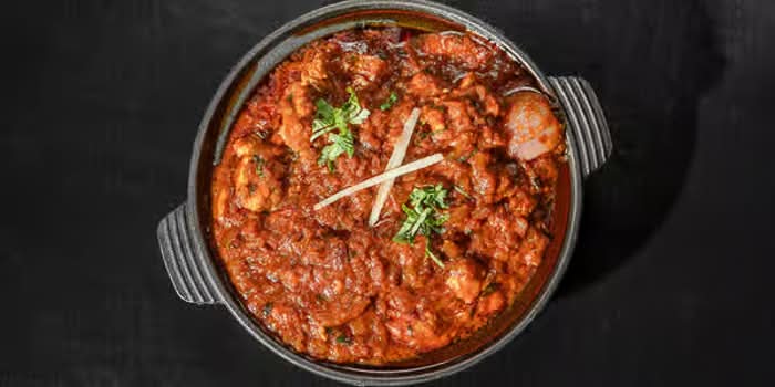 Hyderabadi Chicken Curry (Bone - In)