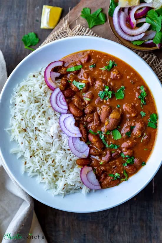 Dal Tadka, Dal Makhni, Ramja, Karipakoda - Rice