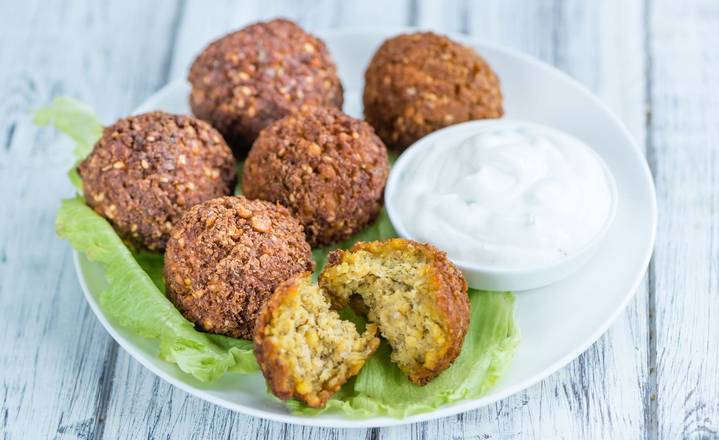 8 PCS FALAFEL