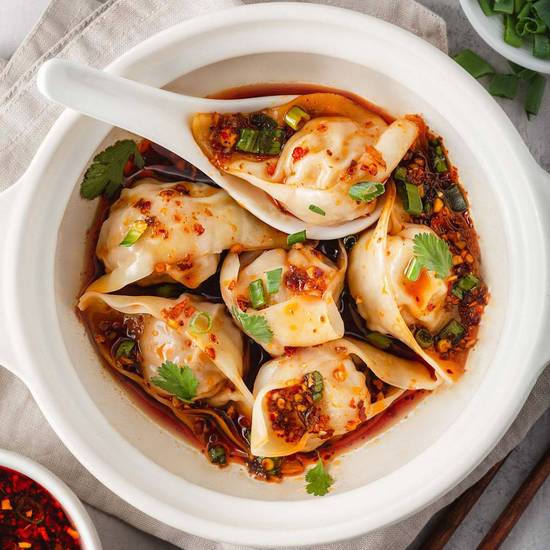 Homemade Wonton with Spicy Szechuan Peppercorn Chili Oil Dipping Sauce on the Side (10 pcs)