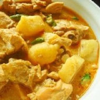 28. Mild Chicken Curry with Potatoes and Onions