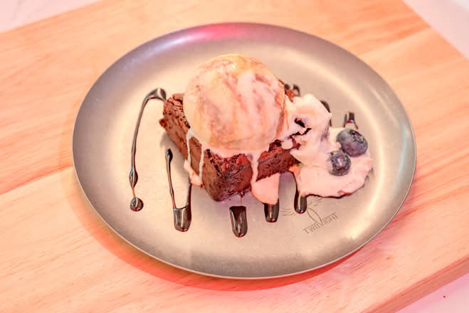 Brownie with Vanilla Ice Cream